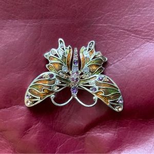 ELEGANT & GENTLE BUTTERFLY BROOCH. Filigree style.